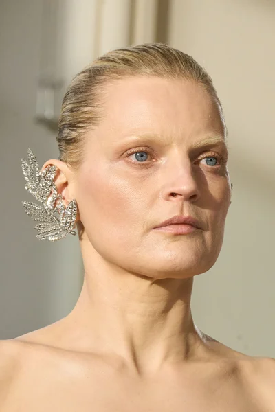 Look 32